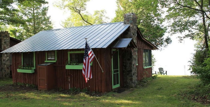 Lightkeepers Cottages (Clippingers Rustic Cottages) - From Web Listing (newer photo)